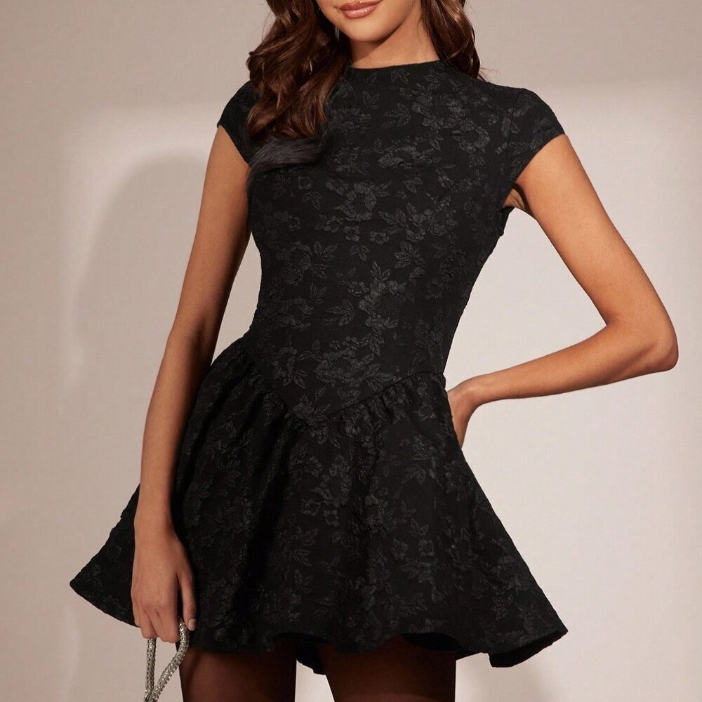 Black Women's Romantic Floral Jacquard Waist Cinching Short Sleeves Mini Dress